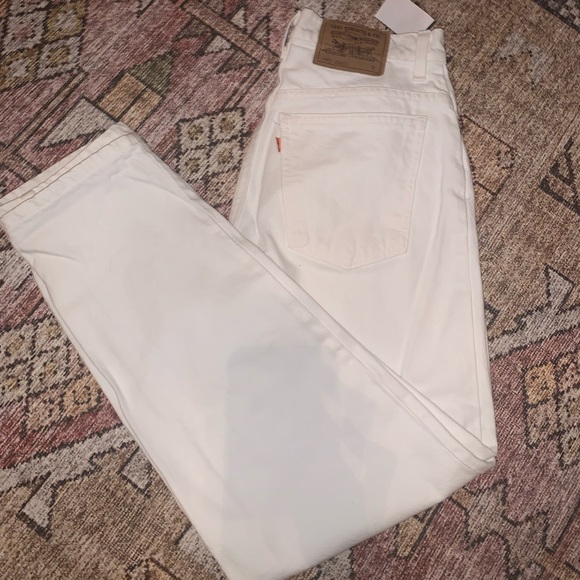 HIGH WAISTED WHITE LEVIS - Picture 2 of 5